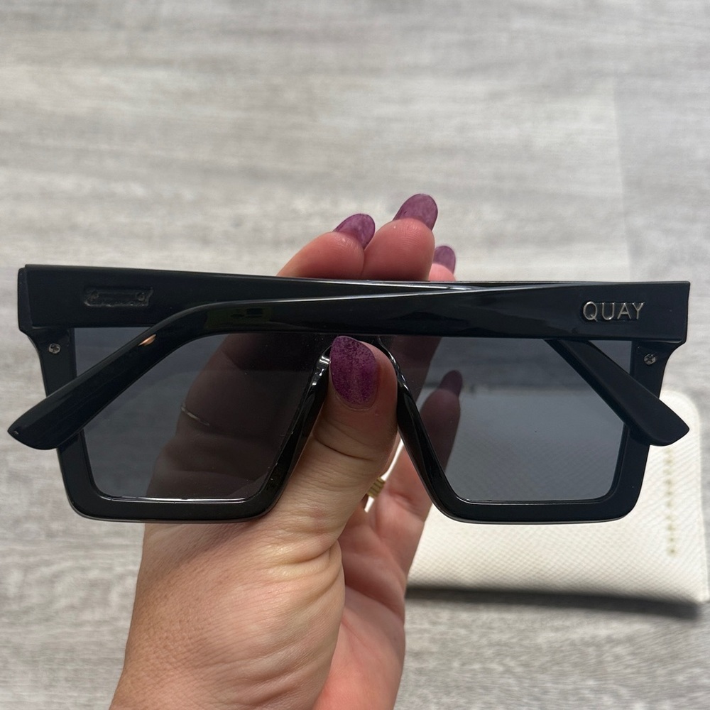 Quay Australia Black Sunglasses - Picture 2 of 4